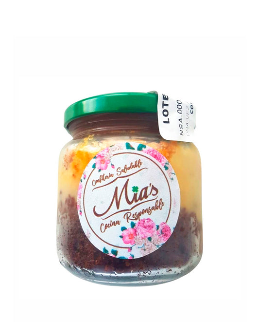 Bolo de pote pequeño vainilla chocolate con arequipe Mias
