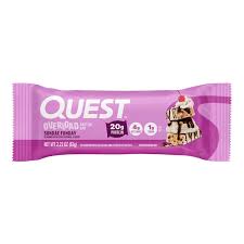 Barra de proteína Quest Overload Sundae Funday 50 g, con 20 g de proteína, bajo en carbohidratos y sin azúcares añadidos. Sabor irresistible estilo sundae.